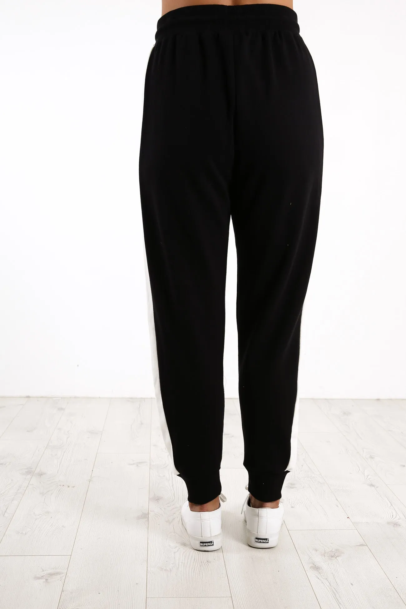 Academy Trackpant Black