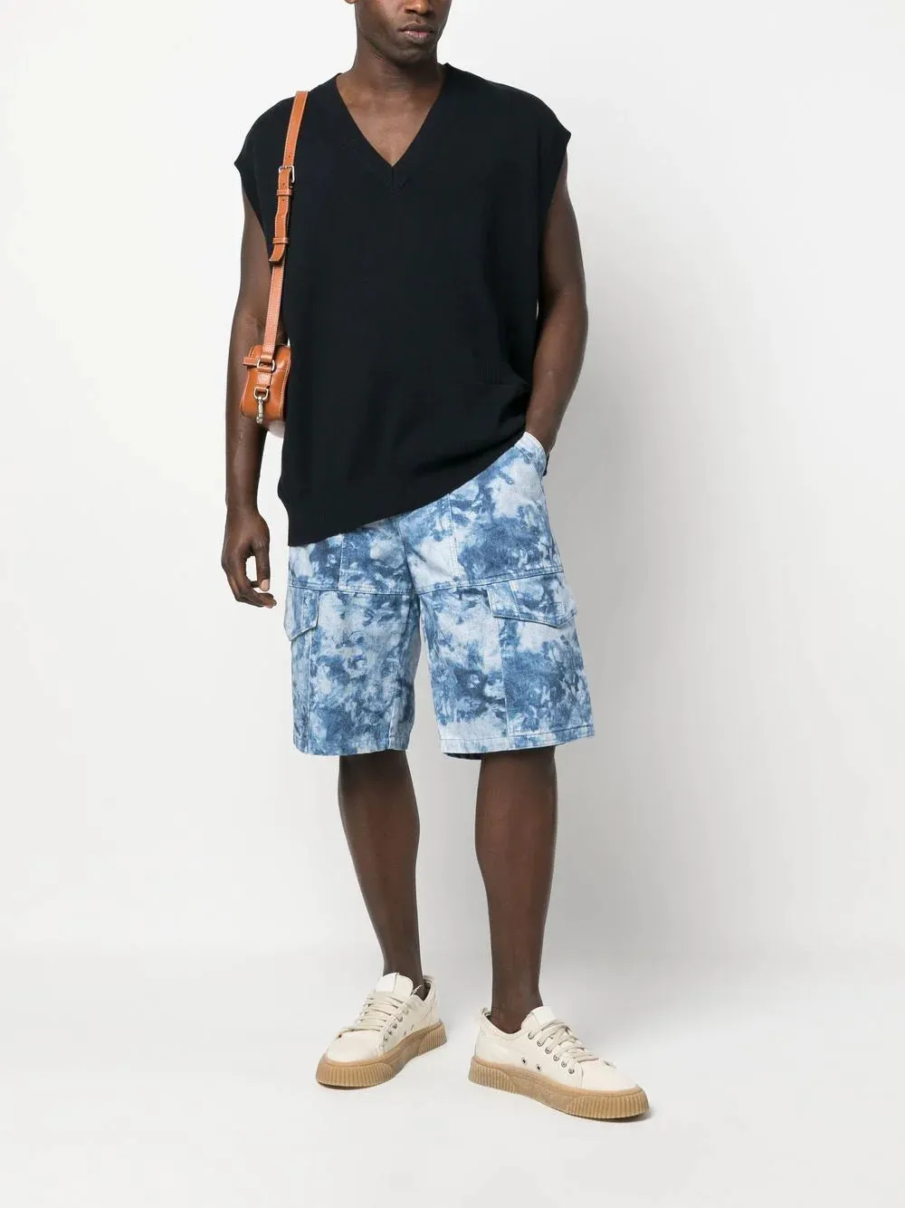 BLEACH-EFFECT CARGO SHORTS